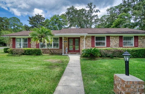 Southside House | Quiet Convenient pool home, centrally located