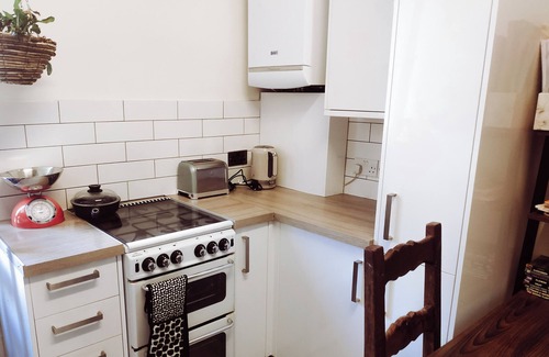 Glasgow Apartment | Quiet, Cosy One-bedroom Flat in a Fantastic Location, 15 Mins From Centre