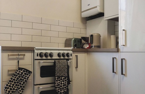 Glasgow Apartment | Quiet, Cosy One-bedroom Flat in a Fantastic Location, 15 Mins From Centre