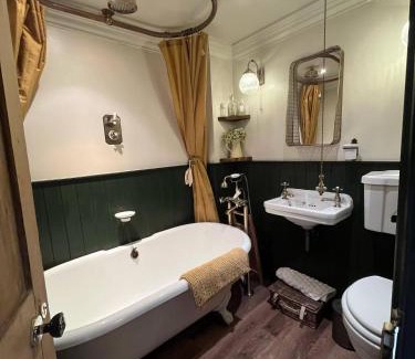 Churston Ferrers House | Quiet cottage on the rural edge of Brixham