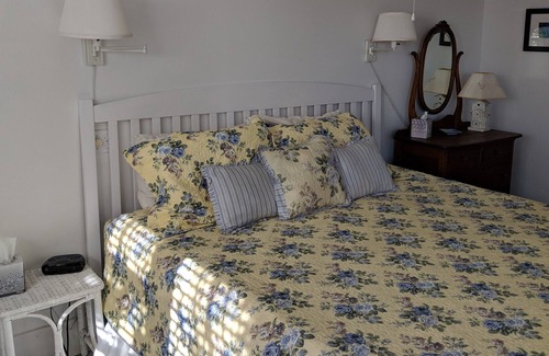 Southwest Harbor Apartment | Quiet cottage in the garden
