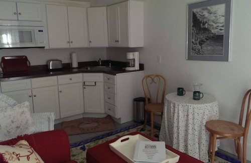 Southwest Harbor Apartment | Quiet cottage in the garden