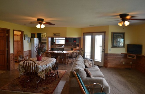 Newnata Cottage | Quiet Country Cottage Upper Level