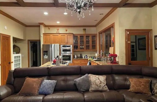 Alta Sierra House | Quiet Country home