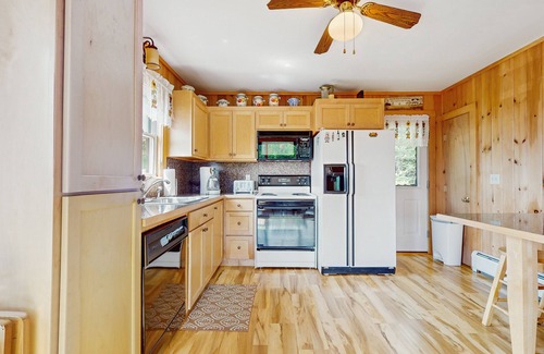 Ludlow House | Quiet country home w/large deck & fireplace, near Okemo Mtn & town