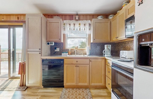 Ludlow House | Quiet country home w/large deck & fireplace, near Okemo Mtn & town