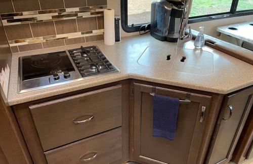Hayden House | Quiet Country Rimrock Retreat RV