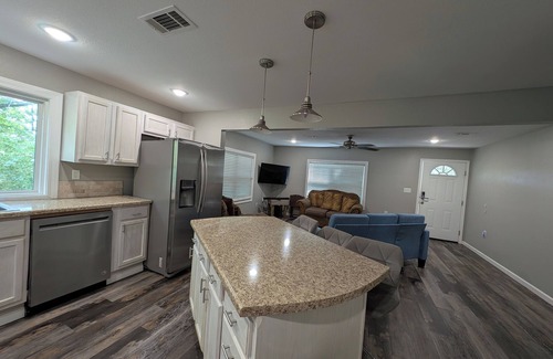 Jonesboro House | Quiet Country Setting in the middle of town