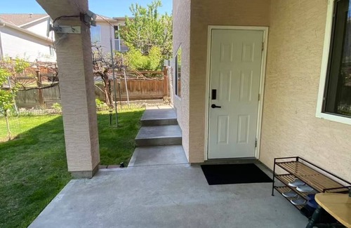 Brighton House | Quiet & cozy private suites 2 bedroom/3beds/1 bathroom separated entrance