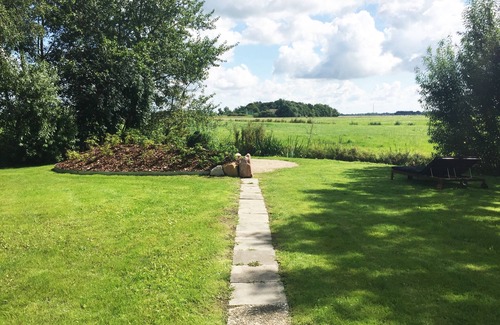 Poppenbull House | Quiet, cozy, sauna and fireplace, large lawn, south-facing terrace with gas grill