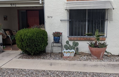 Tucson House | Quiet End Unit Near Ravine