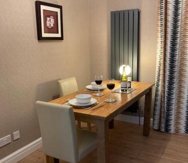 Thornton-Cleveleys Apartment | Quiet flat with parking