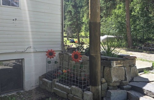 Kila House | Quiet Forest Getaway in Kila - Private 4BR Retreat with Deck & RV Hookup