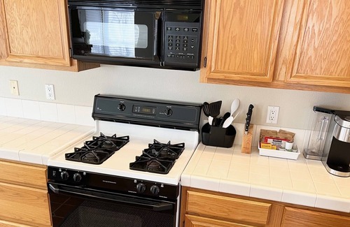 Sparks House | Quiet Home Close to Food, Shops, Fun, Downtown