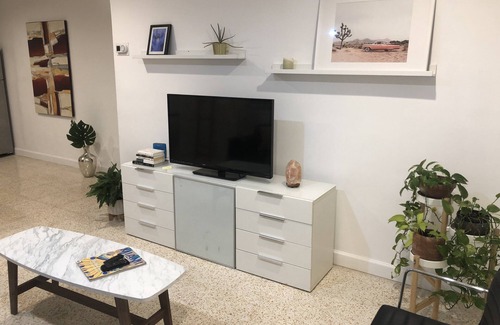 Little Haiti House | Quiet home near Design District and Wynwood.