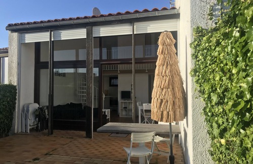 Bourgenay House | Quiet house and garden