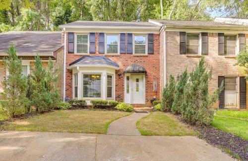 Marietta House | Quiet Marietta Townhome about 5 Mi to The Battery!