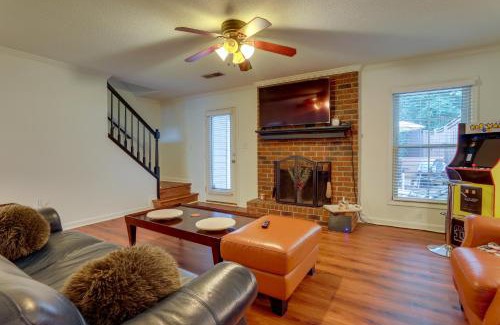 Marietta House | Quiet Marietta Townhome about 5 Mi to The Battery!