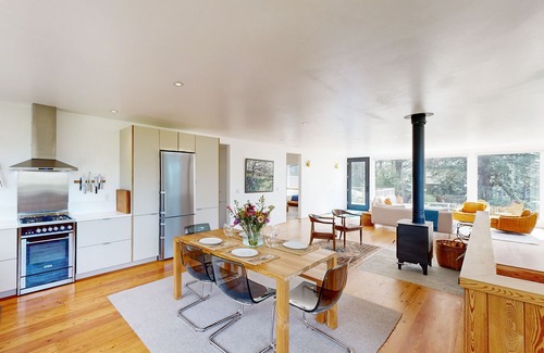 Neahkahnie Beach House | Quiet, modern home with beautiful views - within walking distance to beach