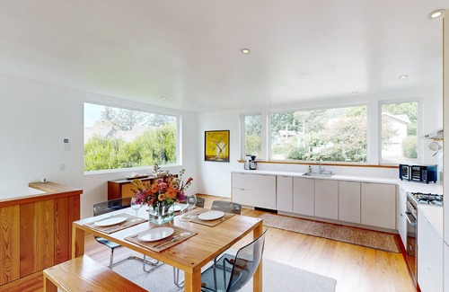 Neahkahnie Beach House | Quiet, modern home with beautiful views - within walking distance to beach