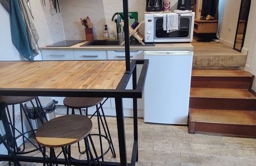 Menthon-Saint-Bernard Apartment | Quiet mountain apartment