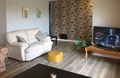 Grande Prairie House | Quiet neighborhood one block to Muskoseepi Park