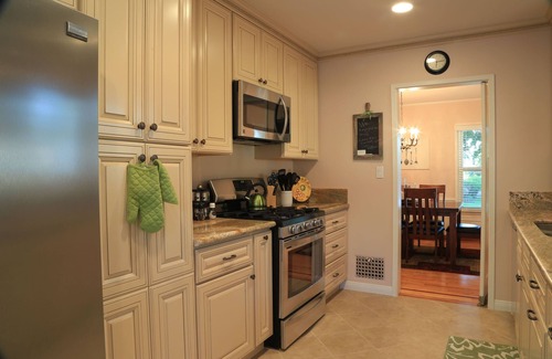 Glenwood House | Quiet Neighborhood Executive Retreat- Home away from Home