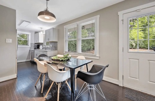 Woodcrest House | Quiet Neighbrhood~Near Downtown Raleigh~Spacious!
