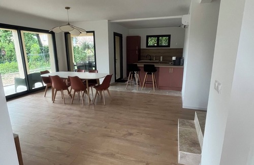 Pierrevert House | Quiet new house in the heart of Provence