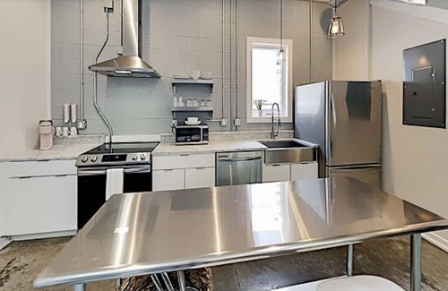Chestnut Hill House | Quiet Nights & Busy Days on the Rooftop