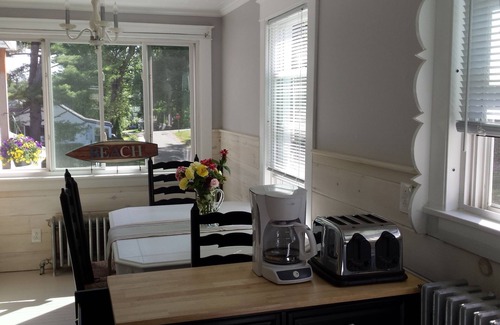 Old Orchard Beach Apartment | Quiet Ocean Breeze Cottage