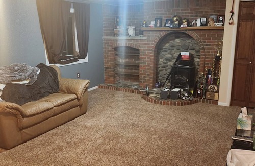 Billings House | Quiet one bedroom with bathroom on the west end of Billings