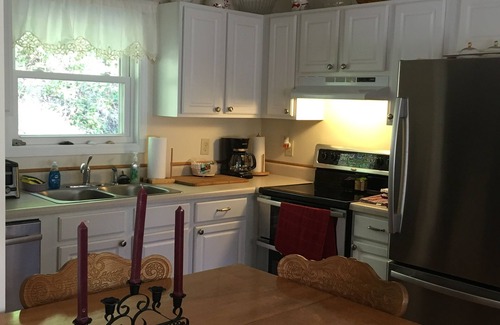 Cherokee Cottage | Quiet, peaceful, relaxing getaway from a stressful life! Great Fishing!