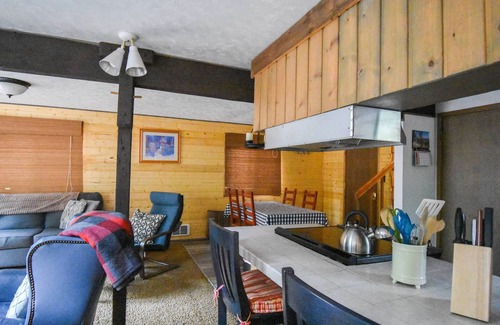 Cle Elum Cabin | Quiet Pet Friendly Cabin @ Lake Cle Elum-Owner operated! Updated: New hot tub!
