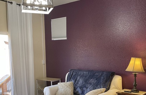 Sparks Apartment | Quiet Pet friendly Suite