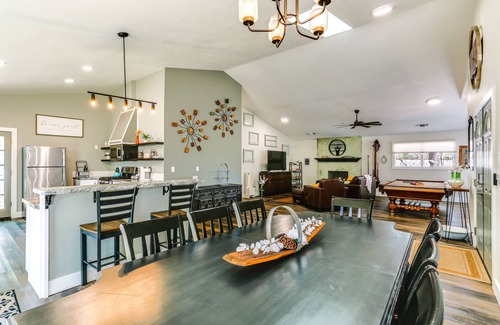 Redding House | Quiet Redding Getaway ~ 7 Mi to Downtown!