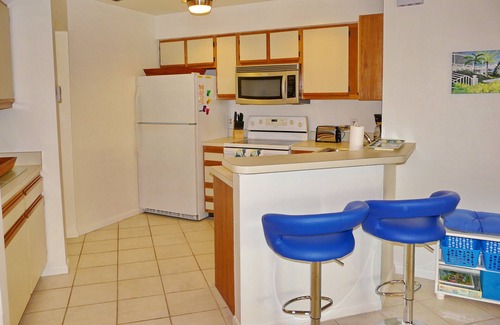 Marco Island Condo | Quiet, relaxing condo w/ heated pool just a short drive from the beach