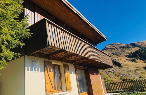 Orcieres-Merlette Ski Chalet | Quiet, renovated chalet in the eastern part of the resort with magnificent views