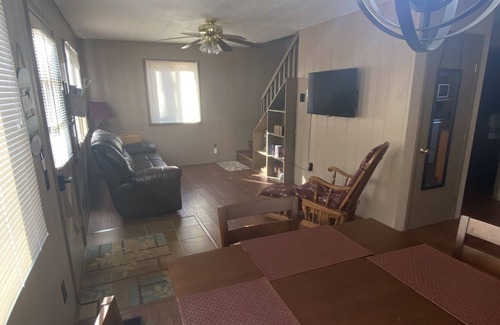 Elmira Cabin | Quiet Romantic Cabin - Pet Friendly