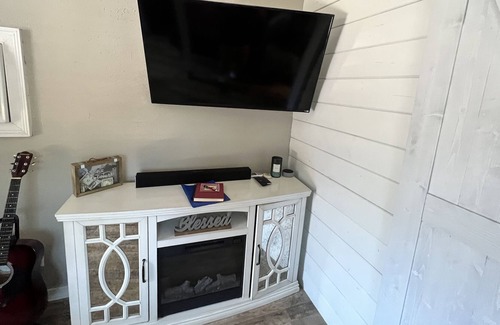 Banning Cabin | Quiet rural studio