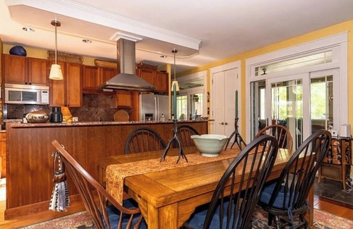 South Haven House | Quiet setting 15 min from Saugatuck/South Haven with easy beach access