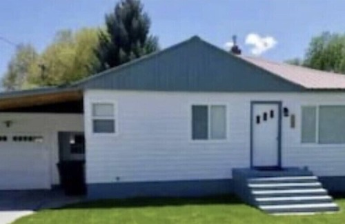 Soda Springs House | Quiet Soda Suite Retreat