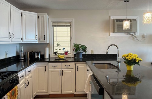 Hampton Apartment | Quiet, spacious renovated 2 bd, 2 bath condo with stunning ocean views