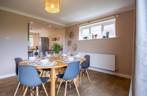 Southampton House | Quiet Stay w/Fast WiFi & Driveway Near Riverside