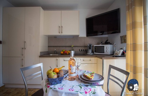 Peypin Apartment | Quiet studio with garden and pool - Dodo et Tartine