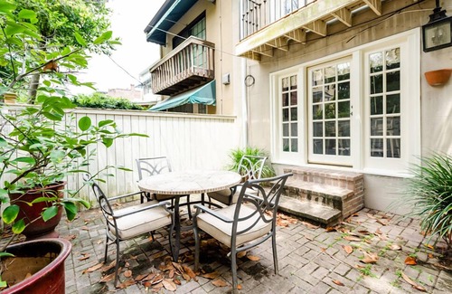Historic Downtown Savannah House | Quiet Townhome One Block From Forsyth Park by Lucky Savannah