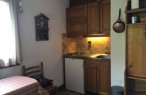 Combloux Apartment | Quiet two-room apartment near the village with view of the Aravis mountains.