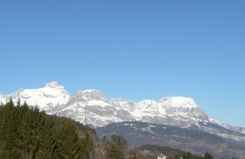 Combloux Apartment | Quiet two-room apartment near the village with view of the Aravis mountains.