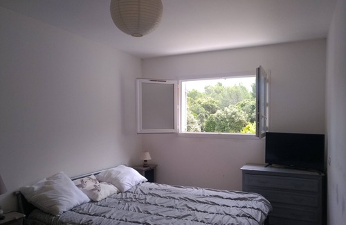 Bagnols-sur-Ceze Villa | Quiet villa on the edge of a forest