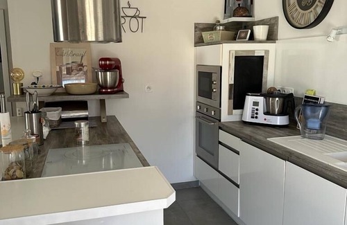 Laverune Villa | Quiet villa, pool, close to the beach
